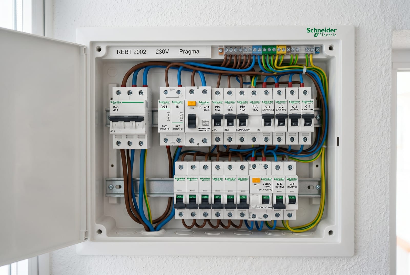 Cuadro eléctrico con diferencial en Tenerife